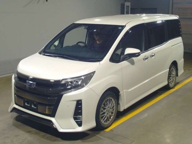 12536 Toyota Noah ZWR80W 2020 г. (TAA Yokohama)