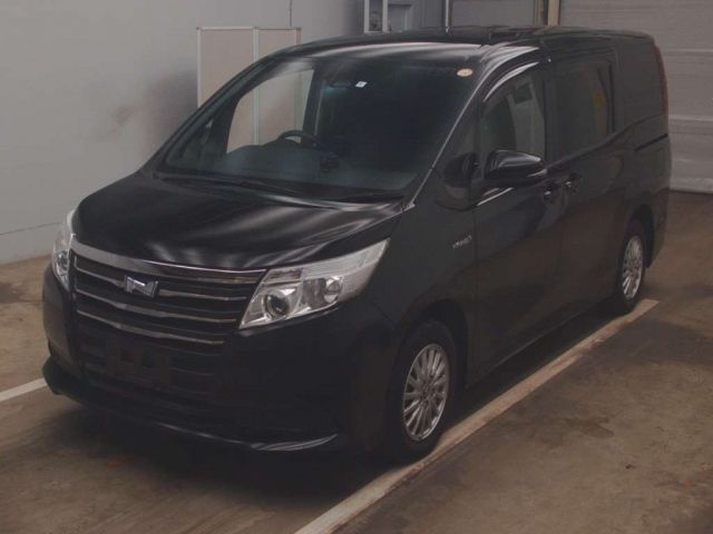 172 Toyota Noah ZWR80G 2016 г. (TAA Kantou)