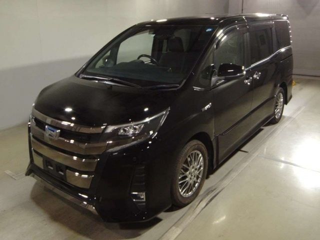 174 Toyota Noah ZWR80W 2018 г. (TAA Tohoku)