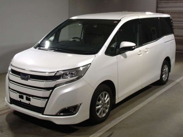 2022 Toyota Noah ZWR80G 2021 г. (TAA Chubu)