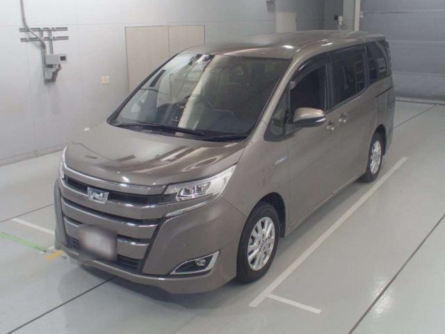 20295 Toyota Noah ZWR80G 2019 г. (CAA Chubu)