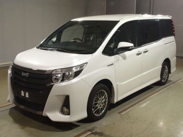 2118 Toyota Noah ZWR80W 2016 г. (TAA Hyogo)