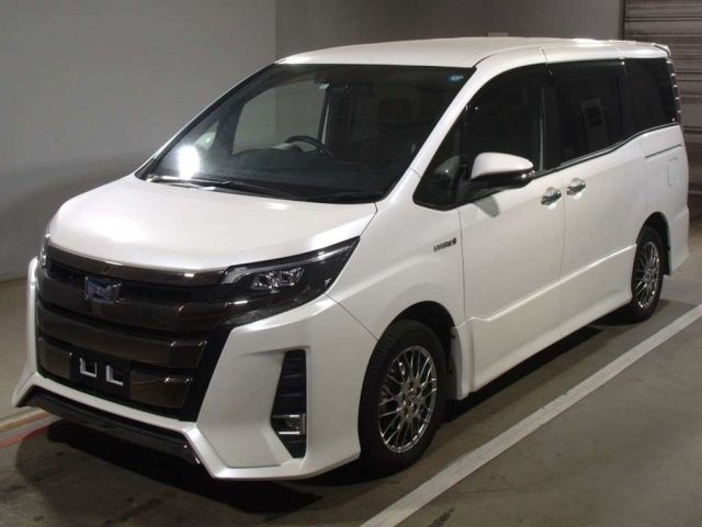 2133 Toyota Noah ZWR80W 2018 г. (TAA Chubu)