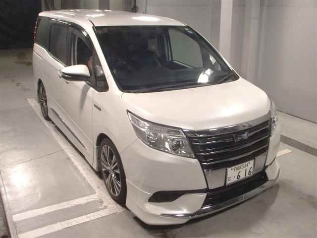 217 Toyota Noah ZWR80G 2014 г. (JU Tokyo)