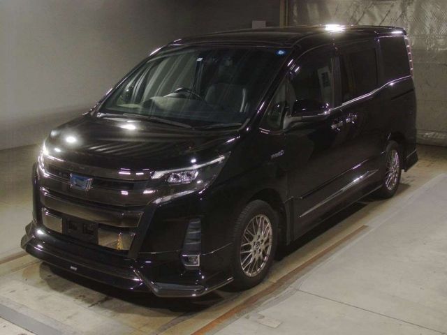 2448 Toyota Noah ZWR80W 2018 г. (TAA Kinki)