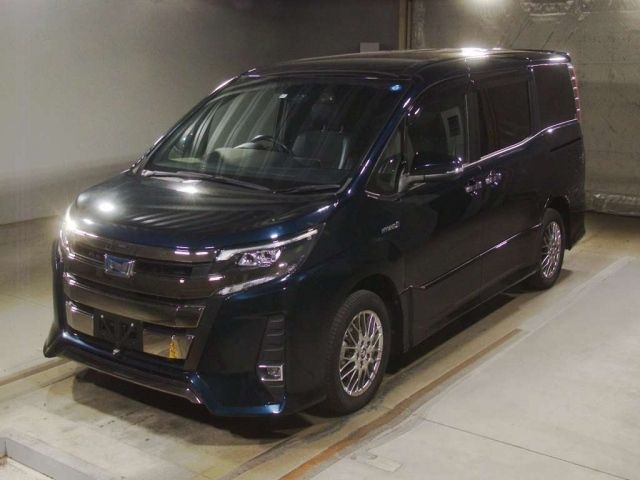 2454 Toyota Noah ZWR80W 2018 г. (TAA Kinki)