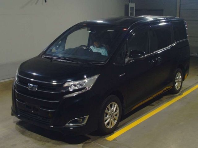 267 Toyota Noah ZWR80G 2018 г. (TAA Yokohama)