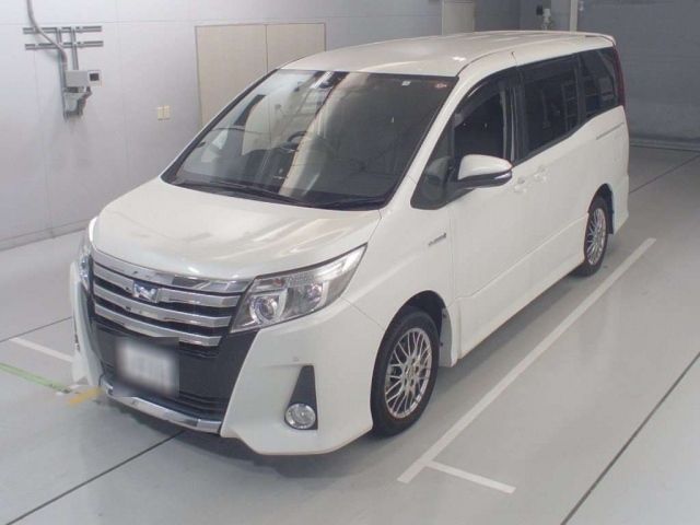 30359 Toyota Noah ZWR80W 2016 г. (CAA Chubu)