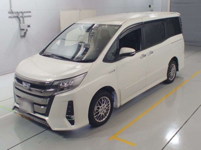 30365 Toyota Noah ZWR80W 2019 г. (CAA Chubu)