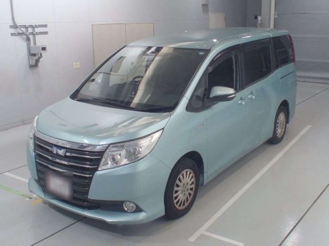 30426 Toyota Noah ZWR80G 2014 г. (CAA Chubu)