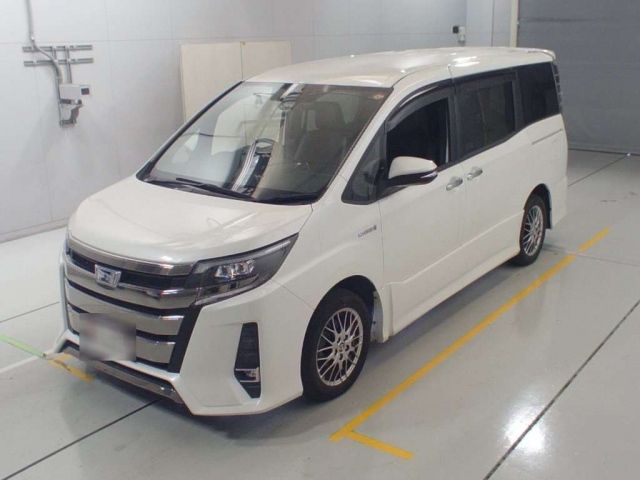 30478 Toyota Noah ZWR80W 2018 г. (CAA Chubu)