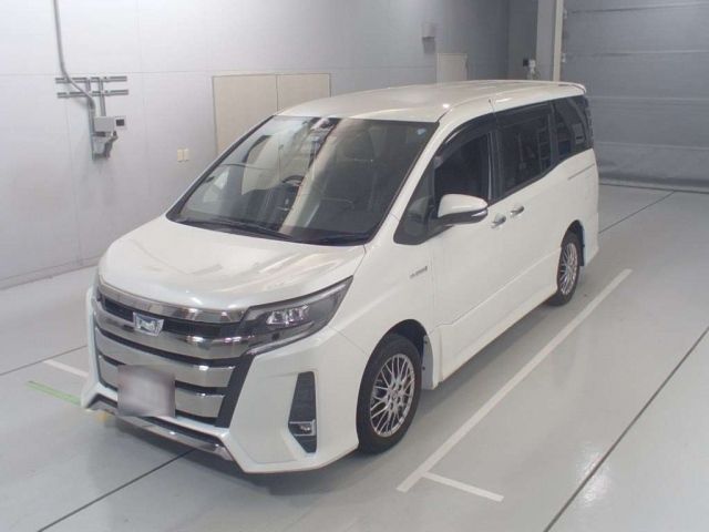 30659 Toyota Noah ZWR80W 2018 г. (CAA Chubu)