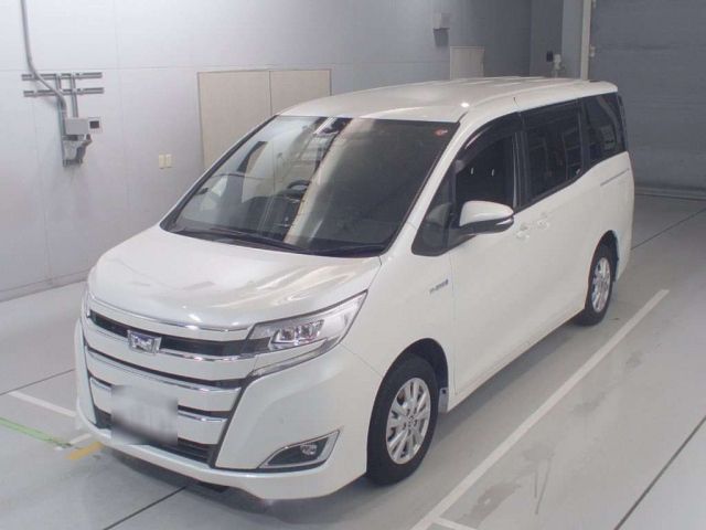 36470 Toyota Noah ZWR80G 2020 г. (CAA Chubu)