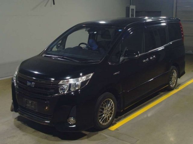 367 Toyota Noah ZWR80W 2017 г. (TAA Yokohama)