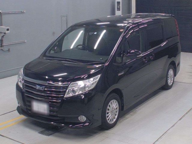 4044 Toyota Noah ZWR80G 2016 г. (CAA Gifu)