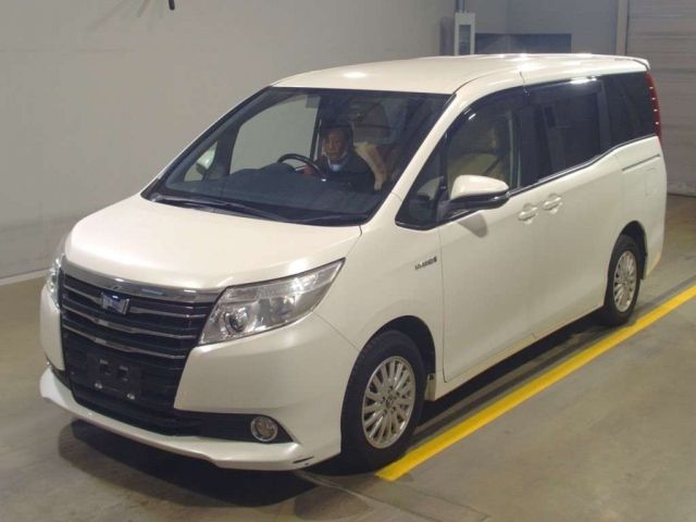 479 Toyota Noah ZWR80G 2014 г. (TAA Yokohama)