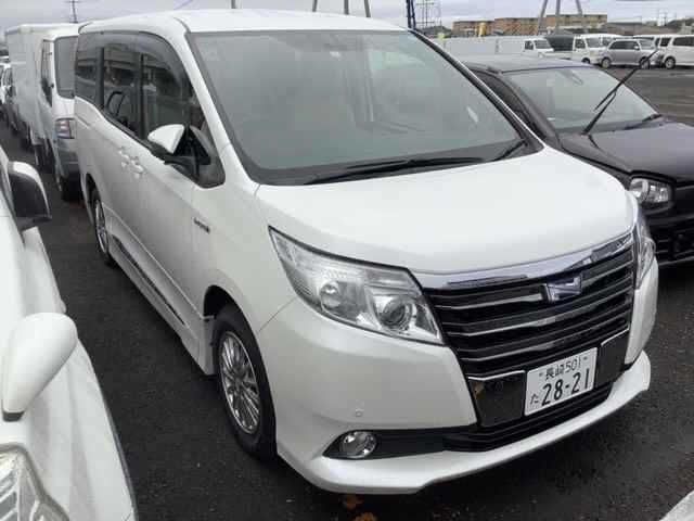 488 Toyota Noah ZWR80G 2015 г. (JU Nagasaki)