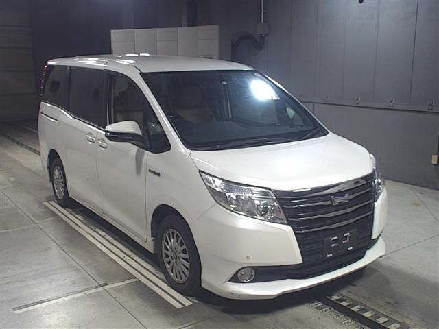 5416 Toyota Noah ZWR80G 2014 г. (JU Gifu)