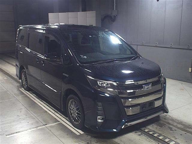 5853 Toyota Noah ZWR80W 2017 г. (JU Gifu)