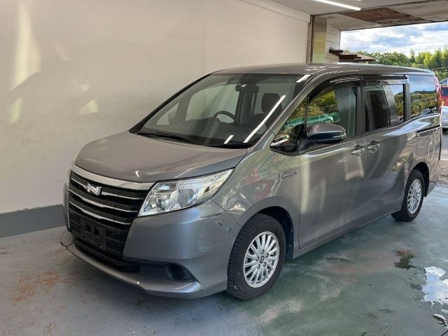 6034 Toyota Noah ZWR80G 2015 г. (KCAA Kyoto)