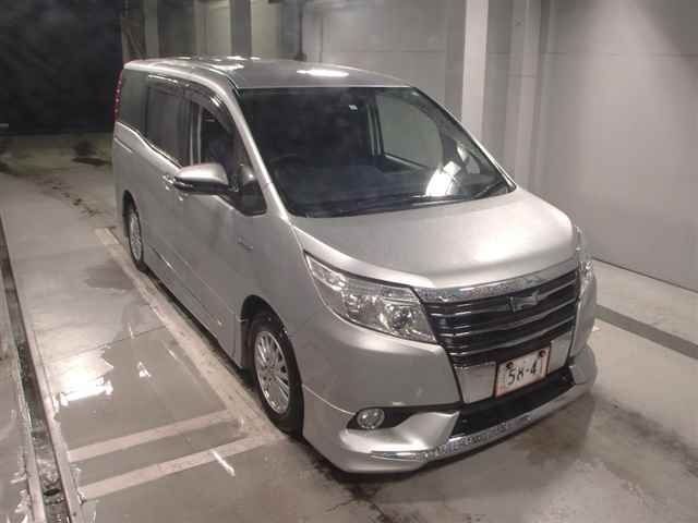 8025 Toyota Noah ZWR80G 2015 г. (JU Tokyo)