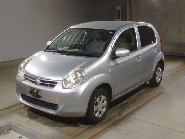 2470 Toyota Passo KGC30 2013 г. (TAA Kinki)