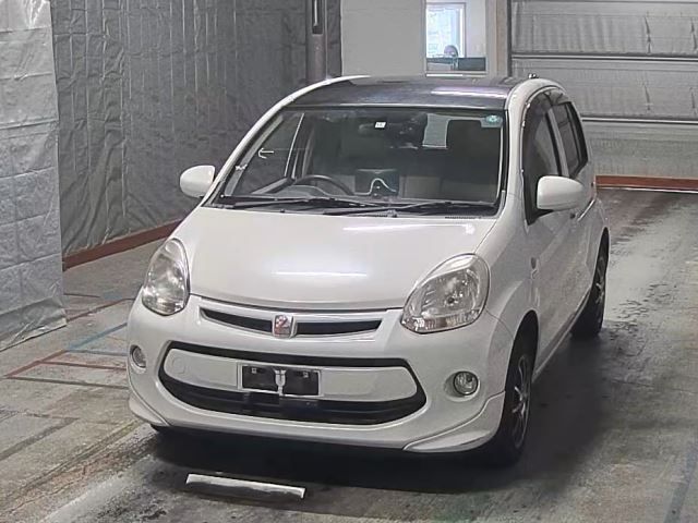 2592 Toyota Passo KGC30 2014 г. (HERO)