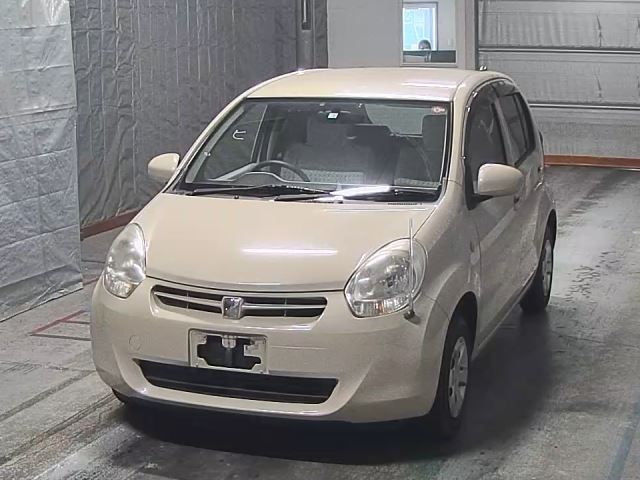 2611 Toyota Passo KGC30 2011 г. (HERO)