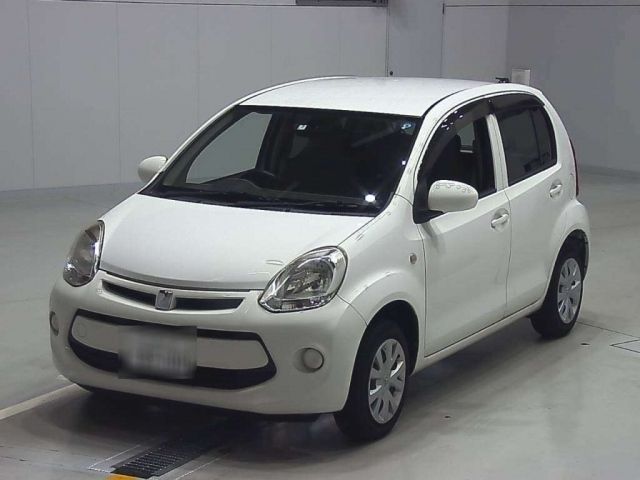 30034 Toyota Passo KGC30 2015 г. (CAA Chubu)