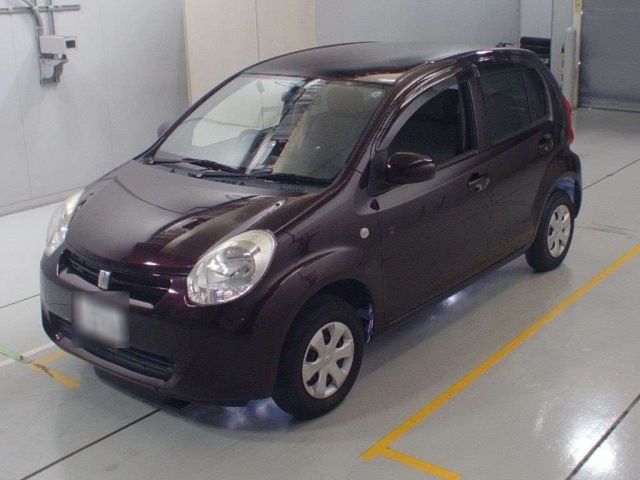 90233 Toyota Passo KGC30 2013 г. (CAA Chubu)