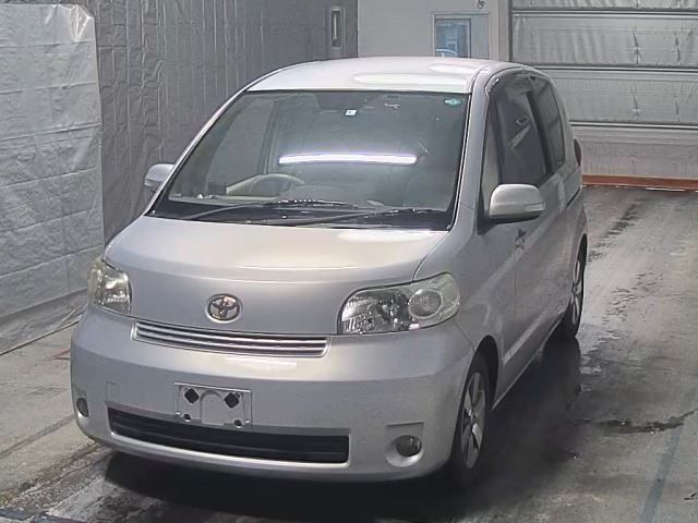 2569 Toyota Porte NNP11 2011 г. (HERO)