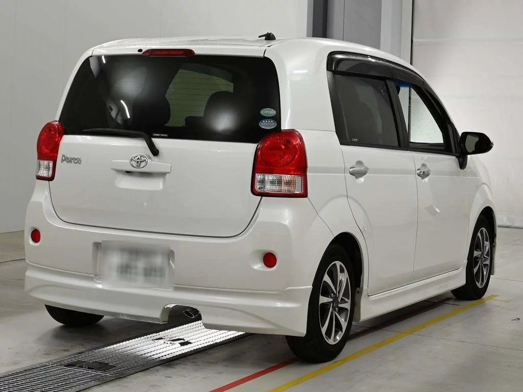 Toyota Porte NSP141 2018
