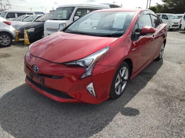 10183 Toyota Prius ZVW51 2016 г. (LUM Tokyo Nyusatsu)