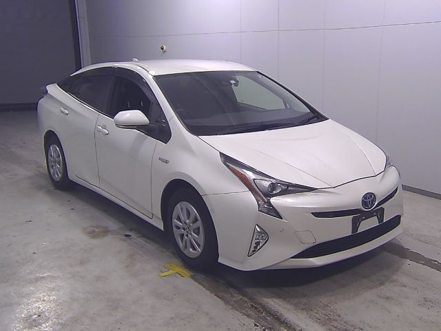 10350 Toyota Prius ZVW50 2018 г. (Honda Tokyo)