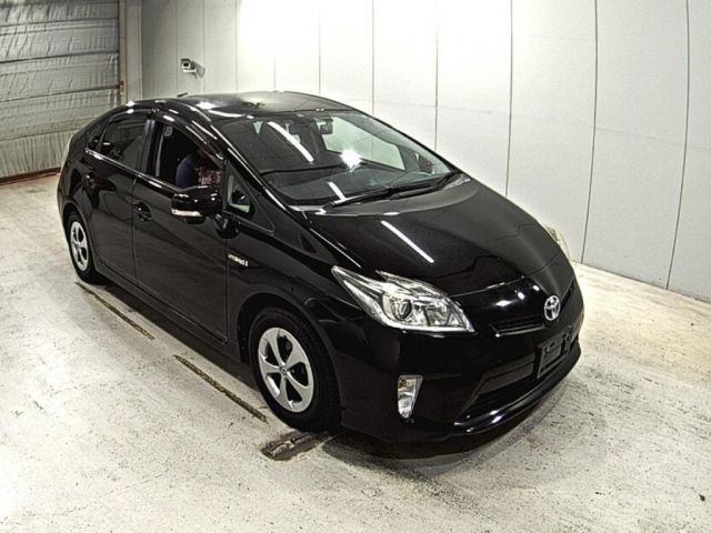 1056 Toyota Prius ZVW30 2015 г. (LAA Okayama)