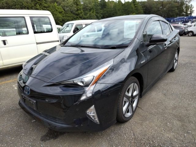 11616 Toyota Prius ZVW51 2016 г. (LUM Tokyo Nyusatsu)