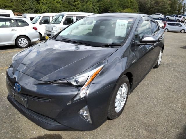 11641 Toyota Prius ZVW50 2016 г. (LUM Tokyo Nyusatsu)