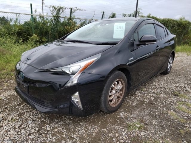 12284 Toyota Prius ZVW51 2018 г. (LUM Tokyo Nyusatsu)