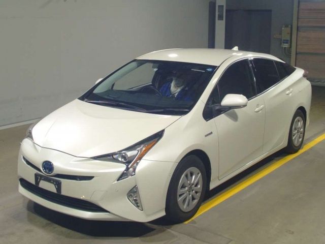 12585 Toyota Prius ZVW55 2017 г. (TAA Yokohama)