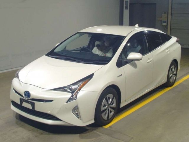 12602 Toyota Prius ZVW51 2016 г. (TAA Yokohama)