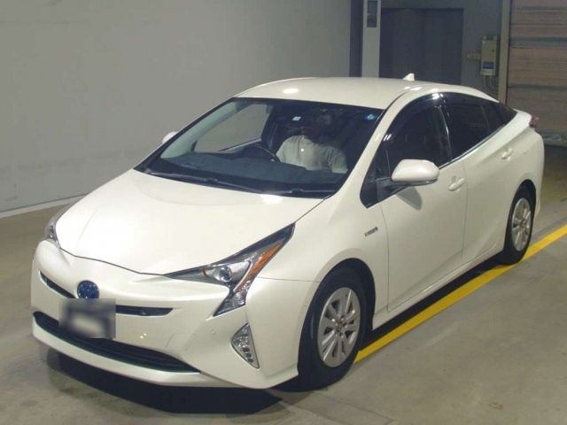 12602 Toyota Prius ZVW50 2017 г. (TAA Yokohama)