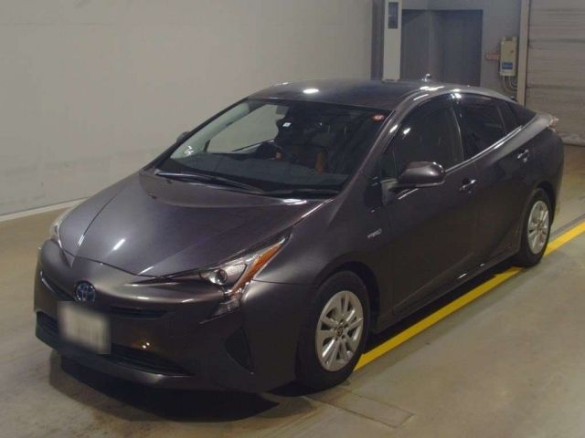 12602 Toyota Prius ZVW50 2016 г. (TAA Yokohama)