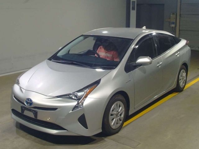 12630 Toyota Prius ZVW50 2018 г. (TAA Yokohama)