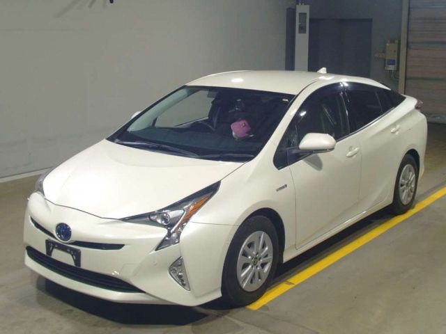 12689 Toyota Prius ZVW50 2018 г. (TAA Yokohama)