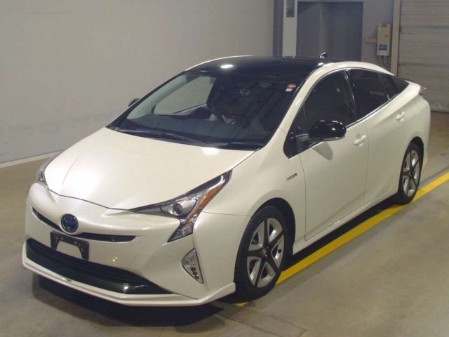 12784 Toyota Prius ZVW50 2018 г. (TAA Yokohama)