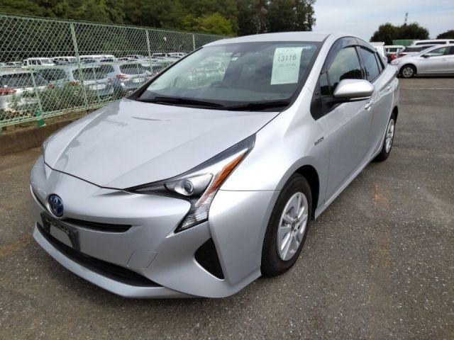 13116 Toyota Prius ZVW50 2018 г. (LUM Tokyo Nyusatsu)