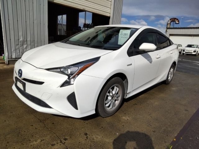 1391 Toyota Prius ZVW55 2017 г. (LUM Hokkaido Nyusatsu)