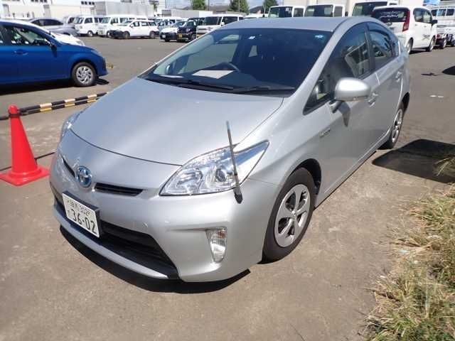 141 Toyota Prius ZVW30 2015 г. (ORIX Atsugi Nyusatsu)