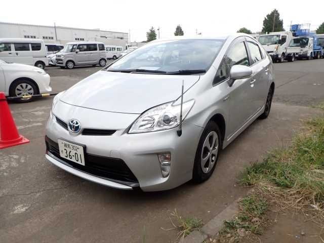 145 Toyota Prius ZVW30 2015 г. (ORIX Atsugi Nyusatsu)