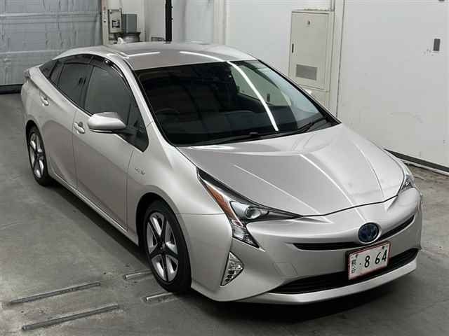 15217 Toyota Prius ZVW50 2016 г. (MIRIVE Saitama)